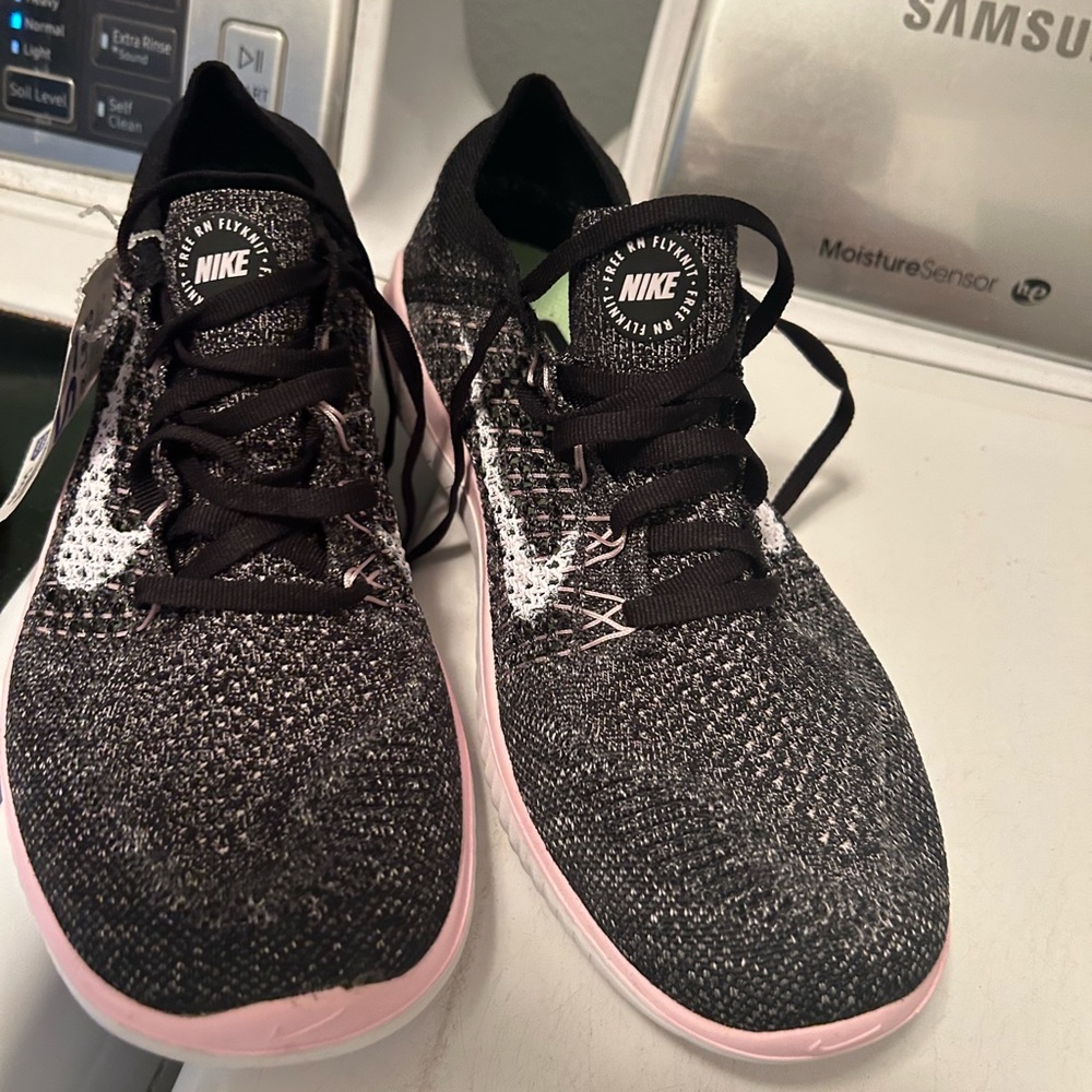 Women Nike size 8 never worn